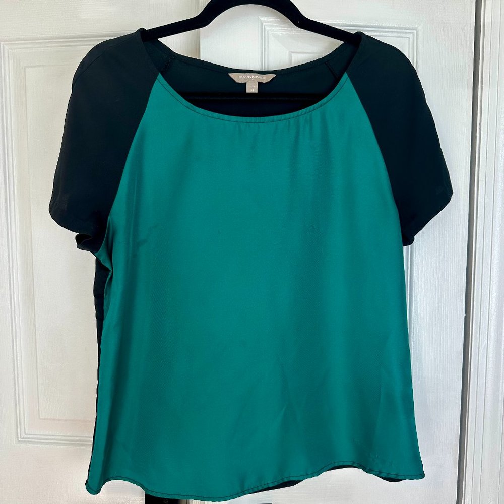 Banana Republic Short Sleeve Blouse Emerald Green and Black Medium Petite